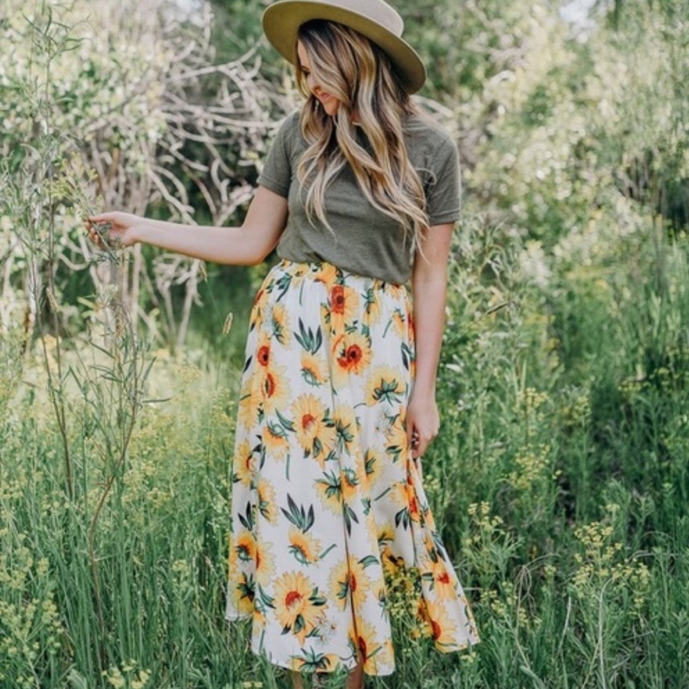 Aly Daly Sunflower Skirt - Medium